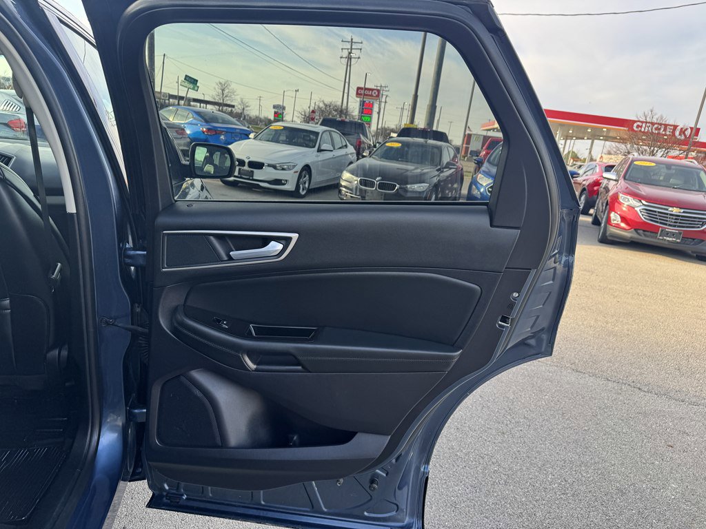 Used 2019 Ford Edge SEL w/ Equipment Group 201A AWD/4WD image 17