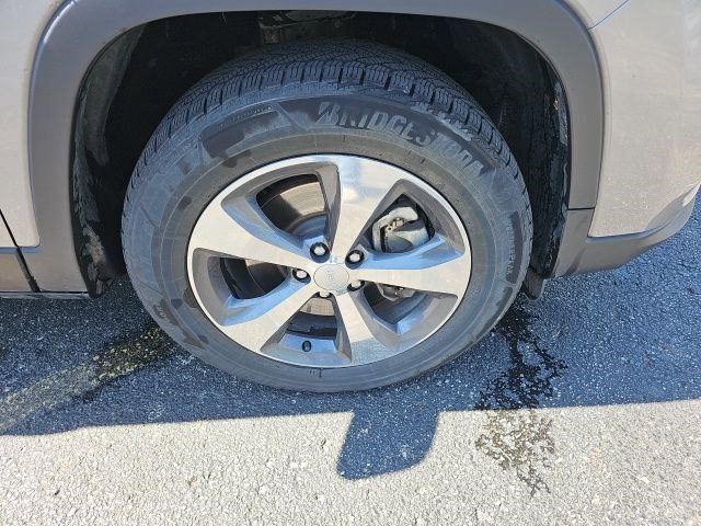 Used 2019 Jeep Cherokee Limited image 10