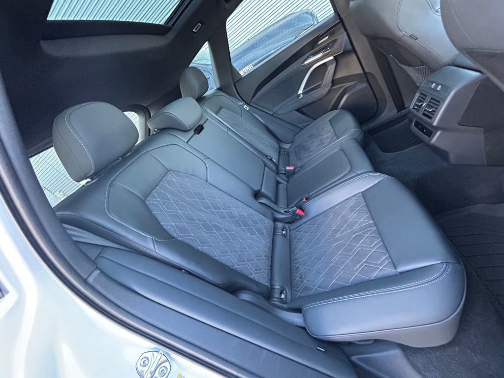 Used 2025 Audi SQ5 Premium Plus w/ Premium Plus Package image 57