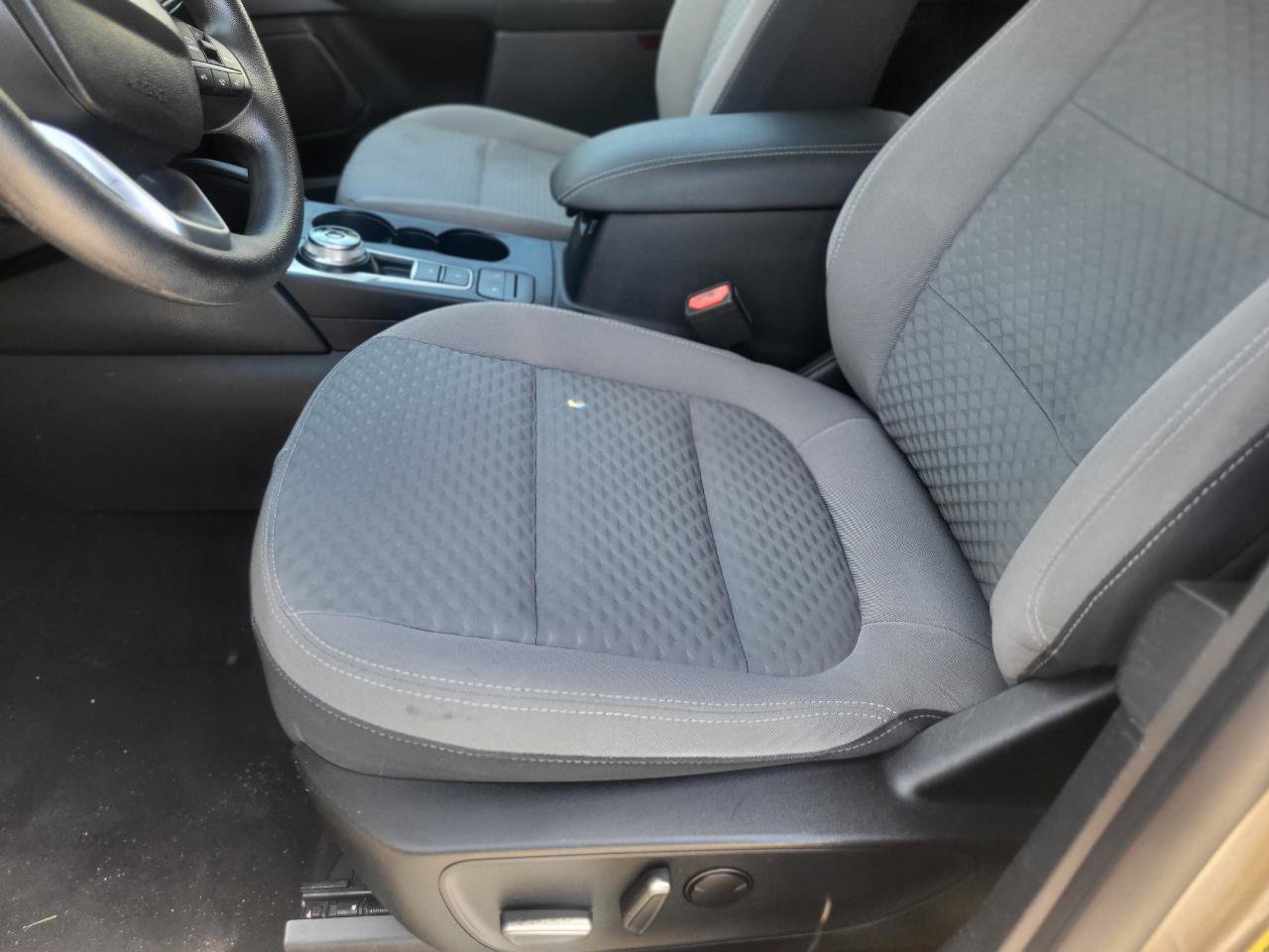 Used 2020 Ford Escape SE FWD image 46