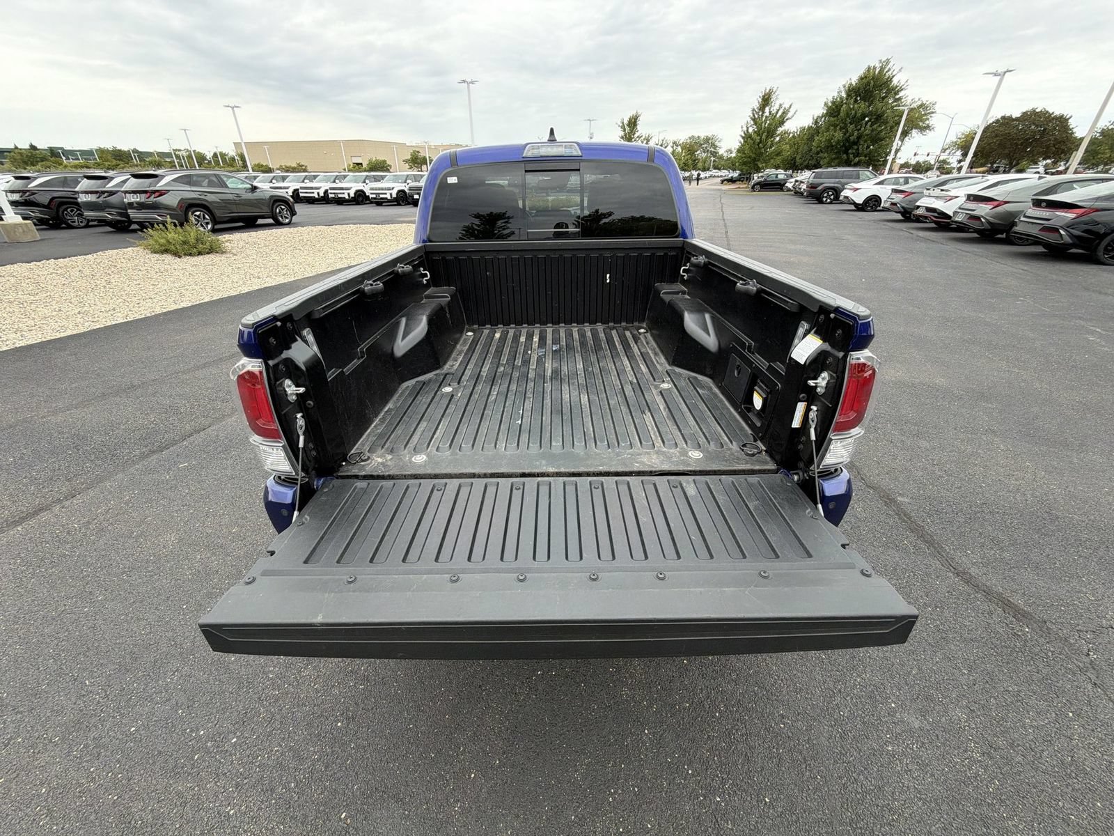 Used 2023 Toyota Tacoma TRD Off-Road w/ TRD Premium Off Road Package AWD/4WD image 26