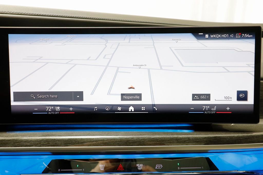 Used 2024 BMW 760i xDrive w/ Premium Package 2 image 11