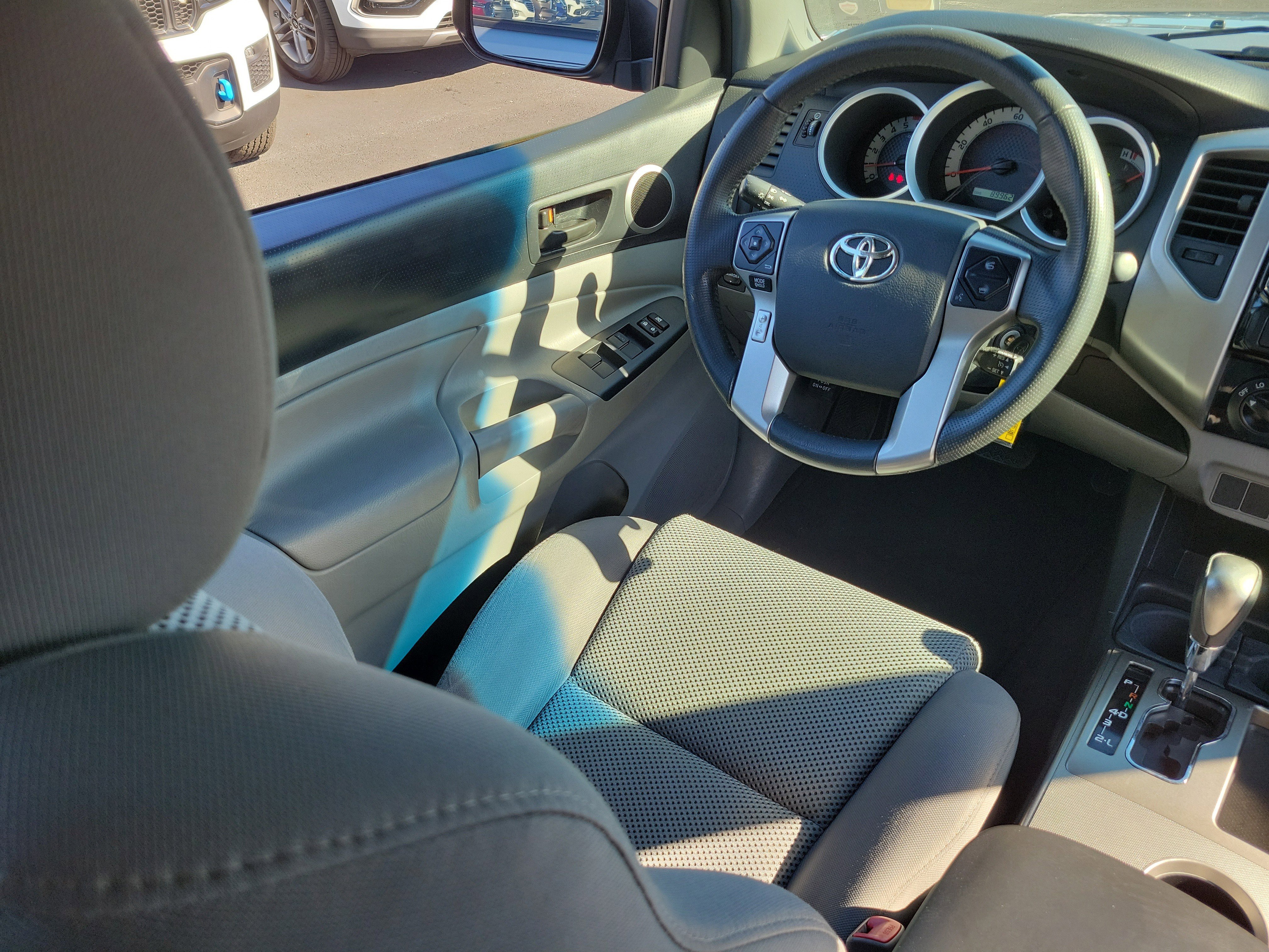 Used 2014 Toyota Tacoma PreRunner image 15