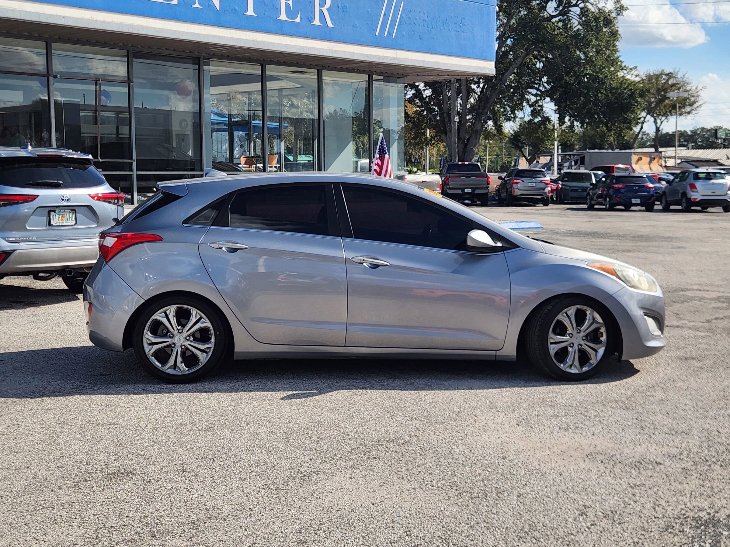 Used 2013 Hyundai Elantra GT w/ Touch & Go Pkg image 9