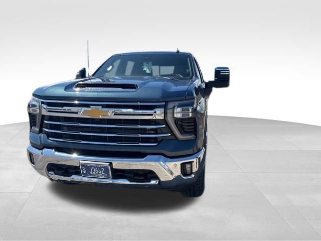 Used 2024 Chevrolet Silverado 2500 LTZ w/ LTZ Plus Package AWD/4WD image 3