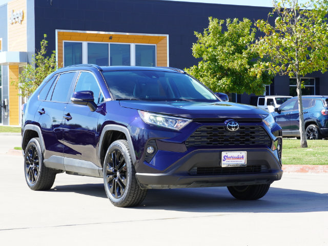 Used 2019 Toyota RAV4 XLE Premium FWD image 7