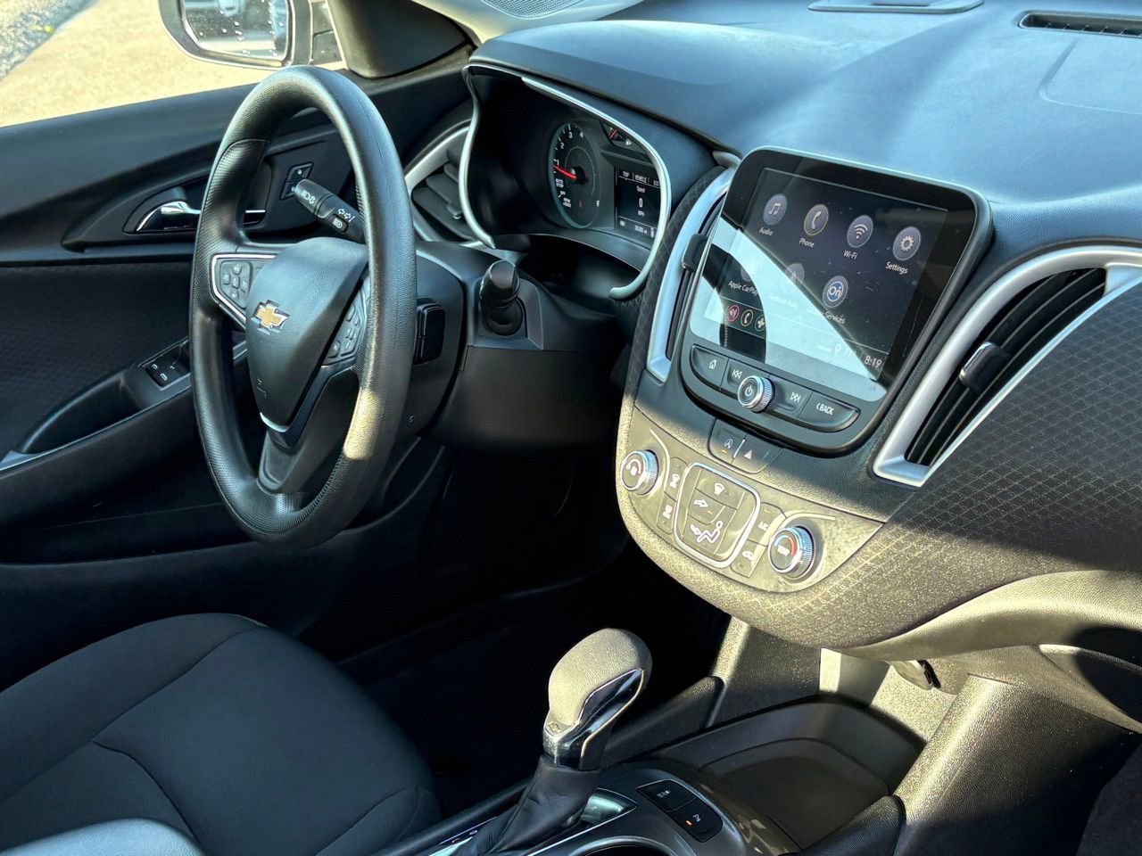 Used 2025 Chevrolet Malibu LS image 35