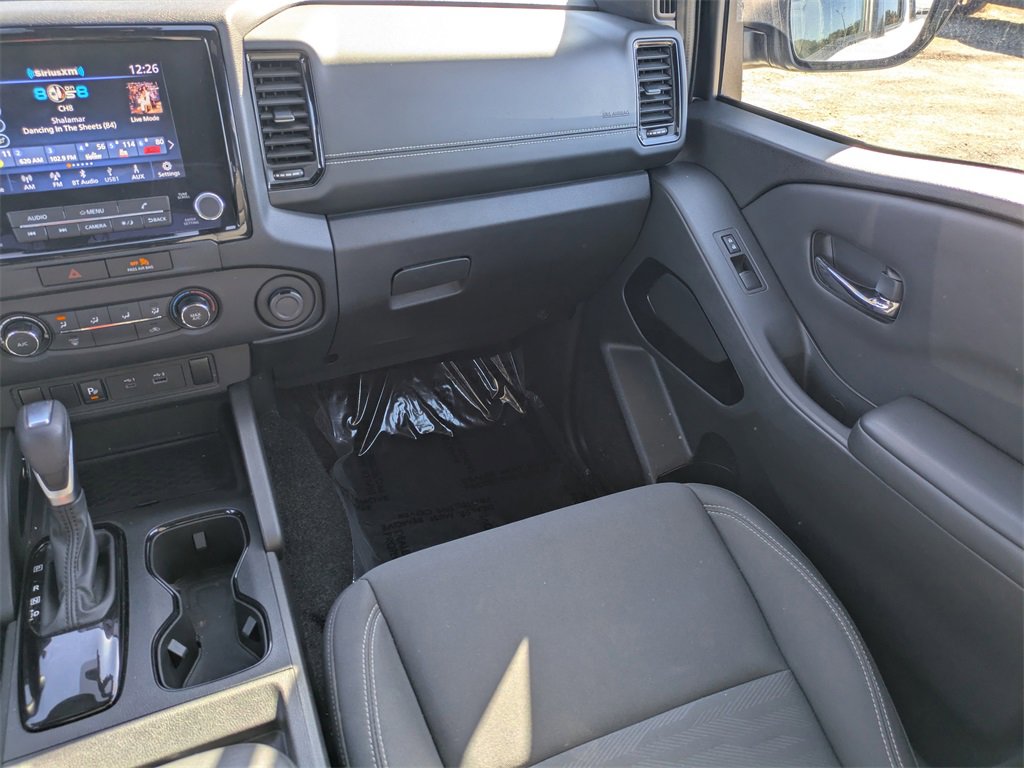 Used 2023 Nissan Frontier SV w/ Midnight Edition Package image 17