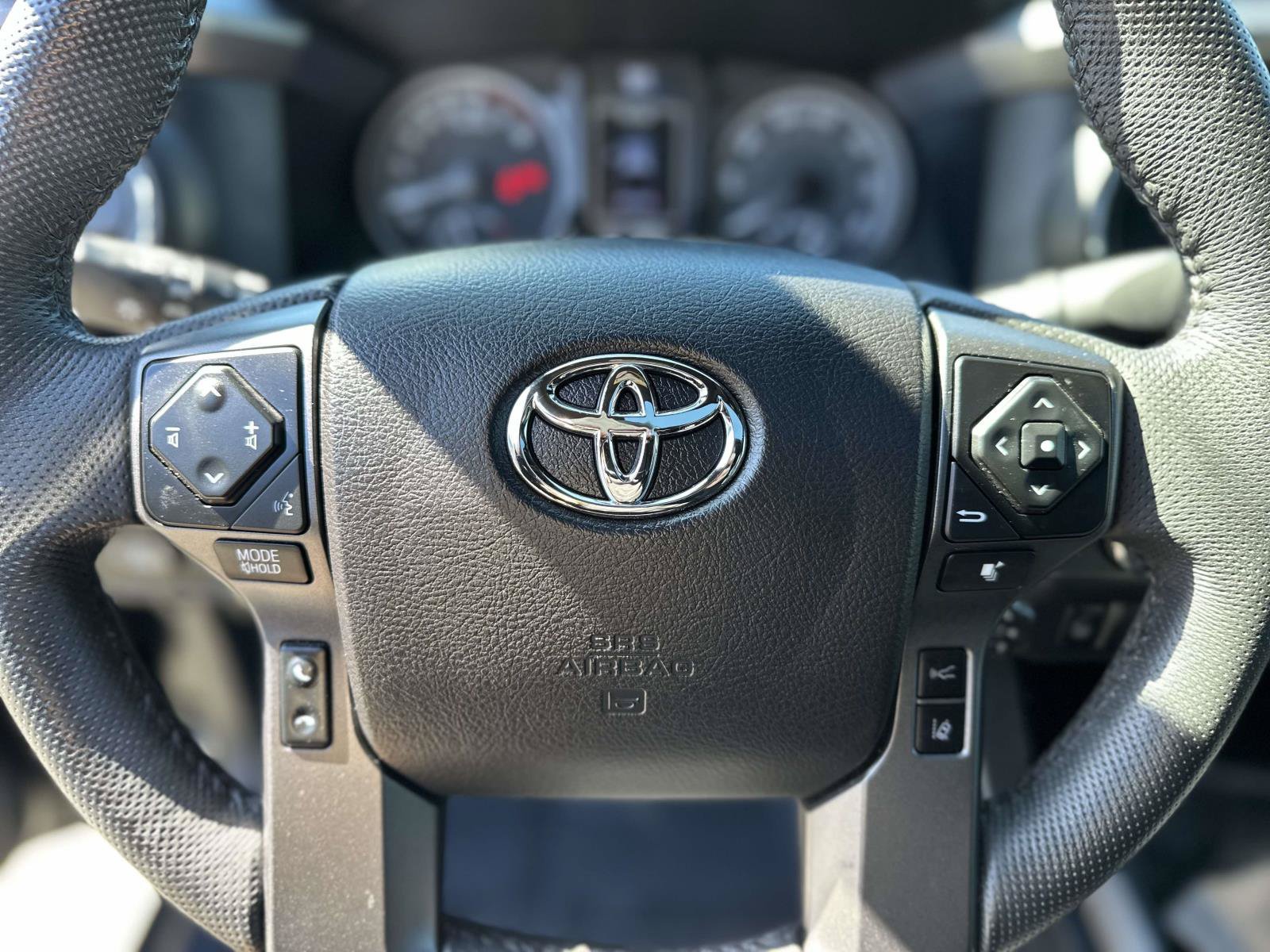 Used 2022 Toyota Tacoma TRD Off-Road w/ TRD Premium Off Road Package AWD/4WD image 14