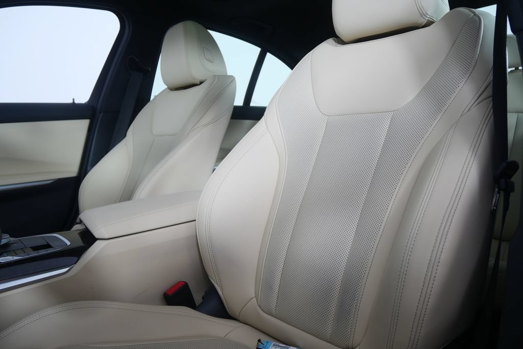 Certified 2023 BMW 330i Sedan w/ Parking Assistance Package RWD image 10