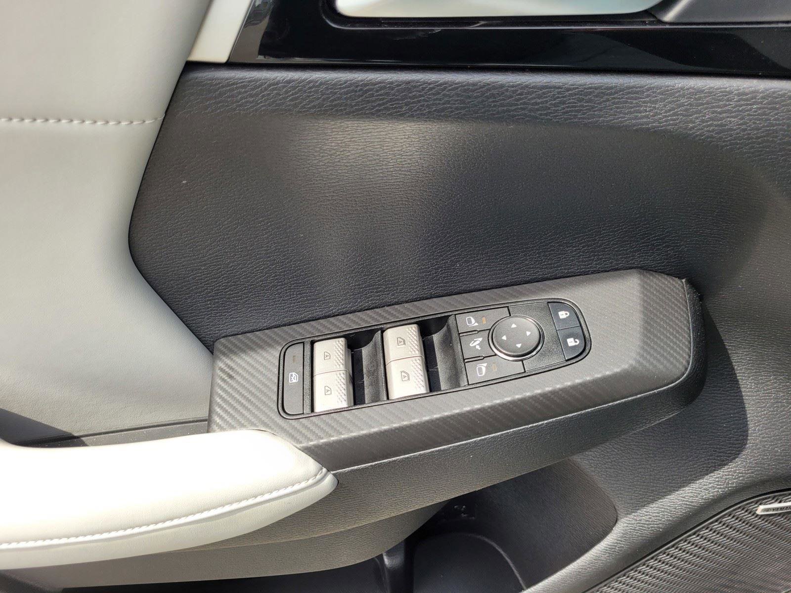 Used 2025 Mitsubishi Outlander SE AWD/4WD image 24