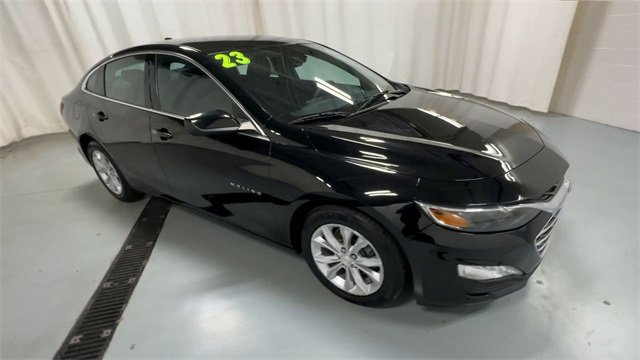 Used 2023 Chevrolet Malibu LT image 2