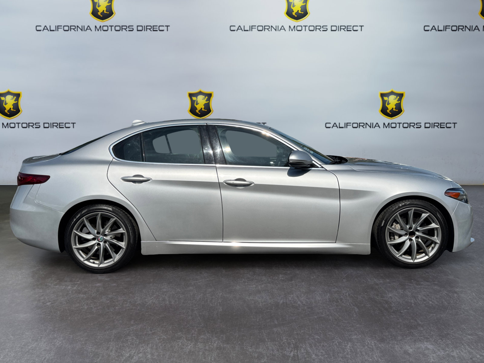 Used 2017 Alfa Romeo Giulia RWD image 6