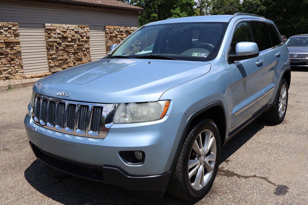 Used 2012 Jeep Grand Cherokee Laredo AWD/4WD image 3