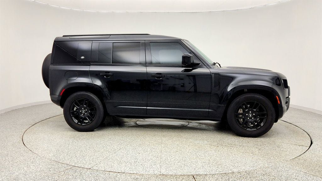 Used 2023 Land Rover Defender 110 X-Dynamic SE AWD/4WD image 4