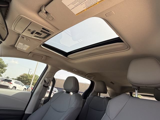 Certified 2024 Toyota Sienna XLE FWD image 29