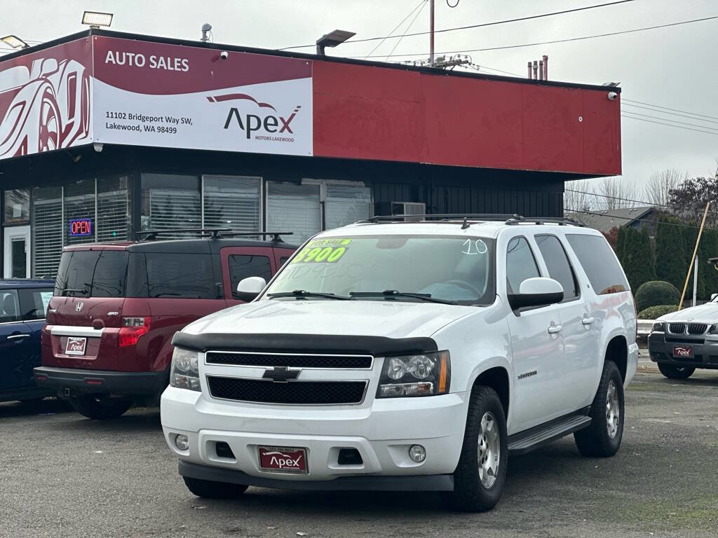 Used 2010 Chevrolet Suburban LT image 2