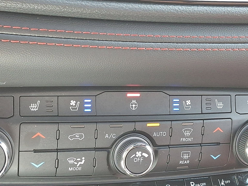 Used 2025 Dodge Durango GT AWD/4WD image 19