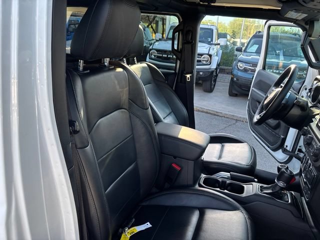 Used 2021 Jeep Wrangler Unlimited Sahara AWD/4WD image 35