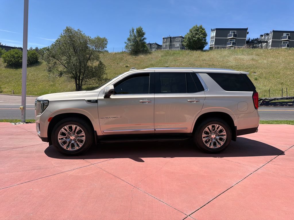 Used 2021 GMC Yukon Denali w/ Advanced Technology Package AWD/4WD image 5