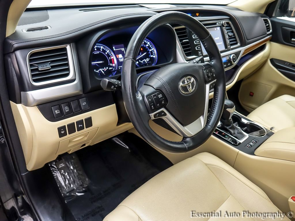 Used 2018 Toyota Highlander Limited image 11