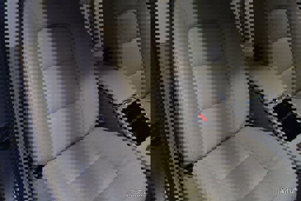 Used 2010 Volvo XC70 3.2 image 16