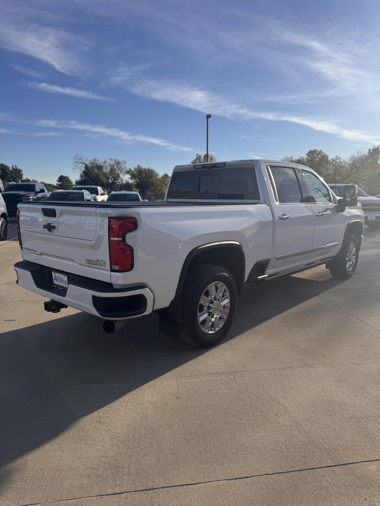 Used 2024 Chevrolet Silverado 2500 High Country w/ Technology Package image 8