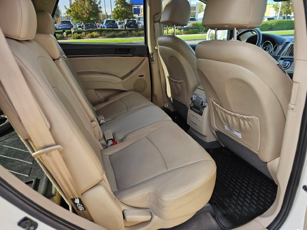 Used 2012 Hyundai Veracruz Limited w/ Entertainment Pkg FWD image 15
