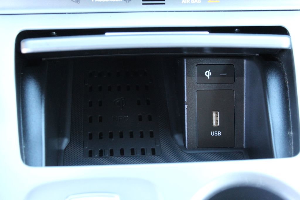 Used 2023 Hyundai Kona Limited image 24