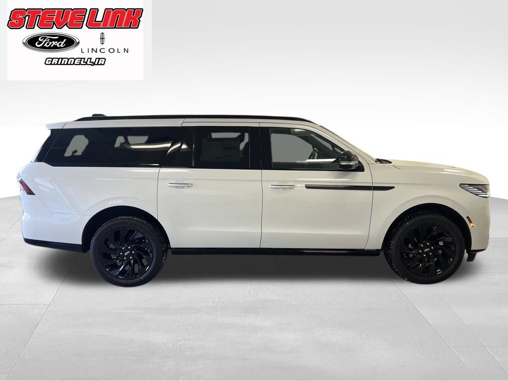 New 2026 Lincoln Navigator L Reserve w/ Jet Appearance Package AWD/4WD image 1