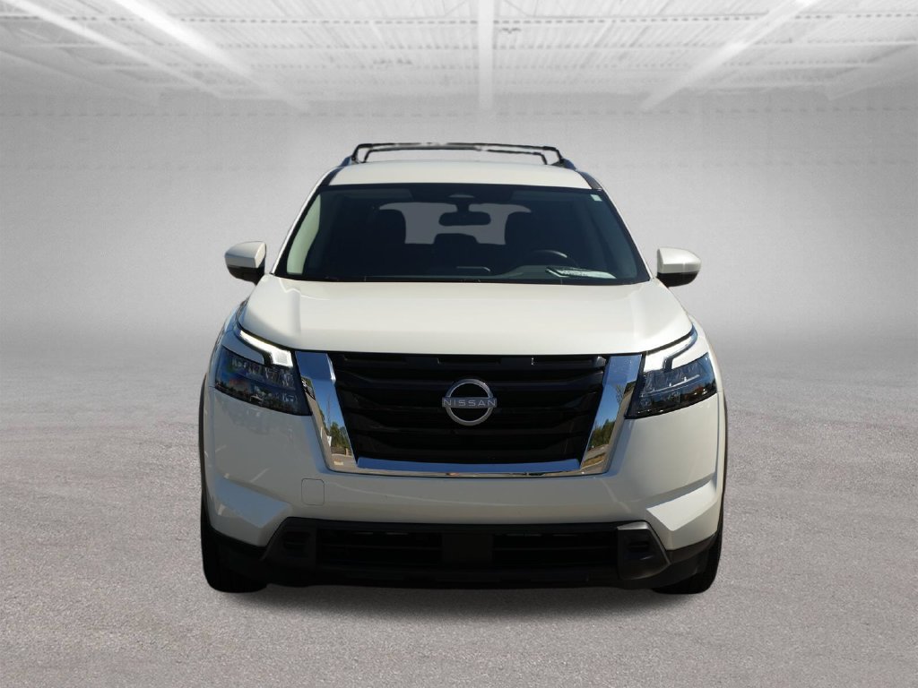 Used 2024 Nissan Pathfinder SV AWD/4WD image 2