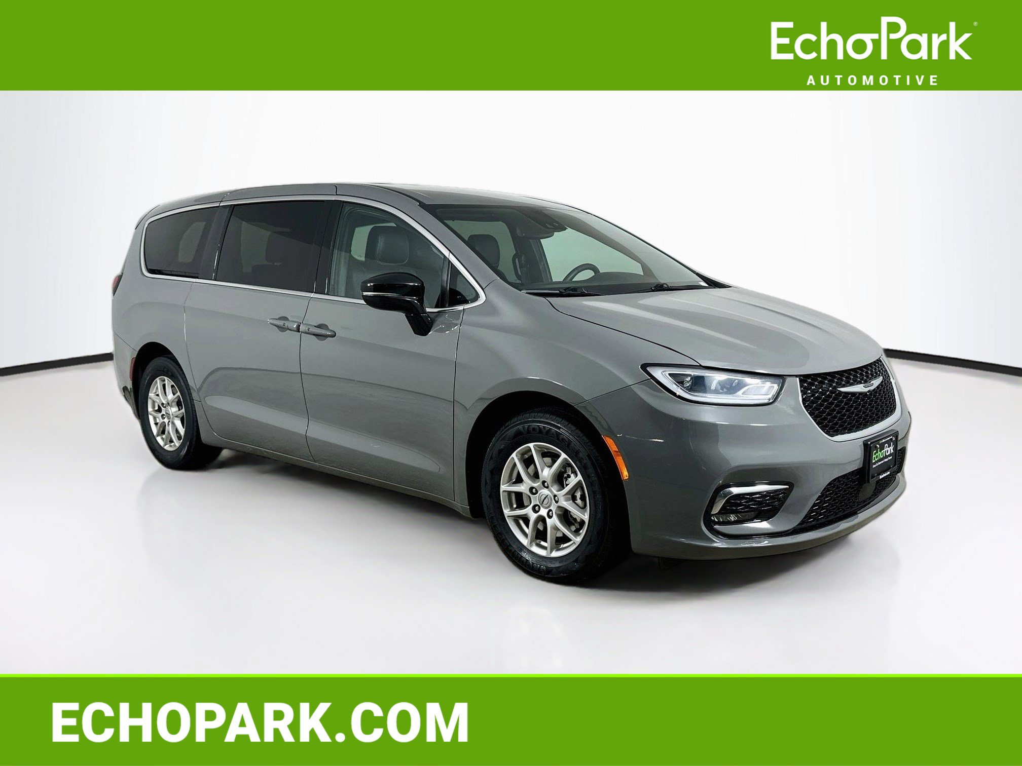 Used 2025 Chrysler Pacifica Select FWD image 1