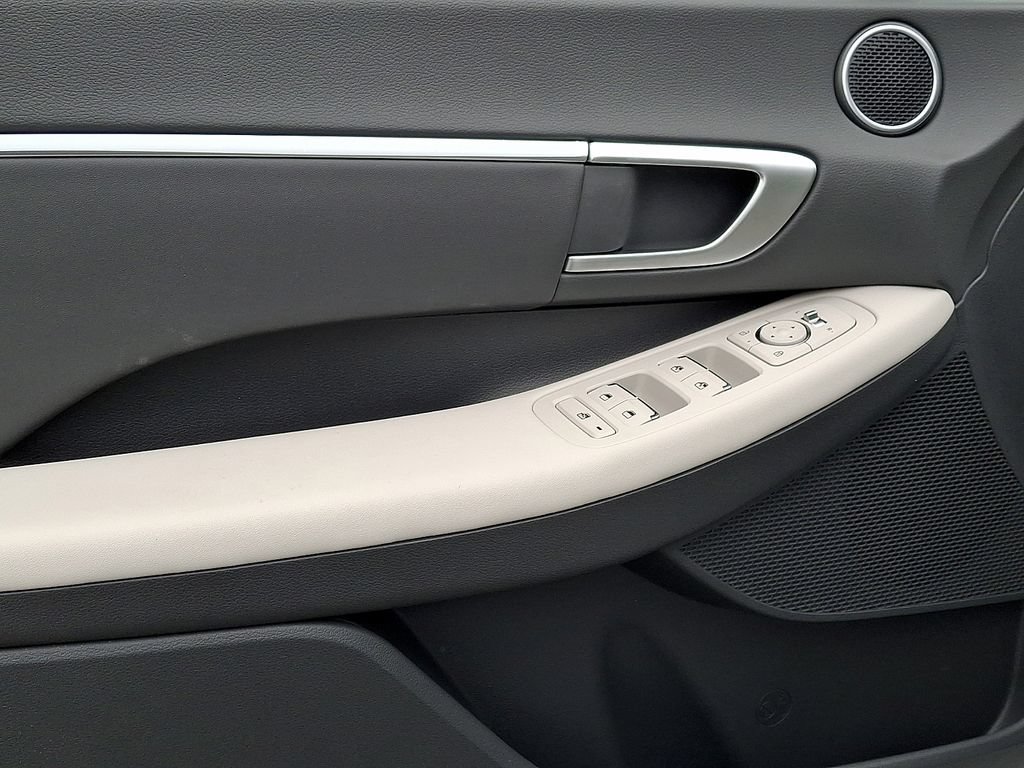 New 2025 Hyundai Sonata SEL FWD image 8