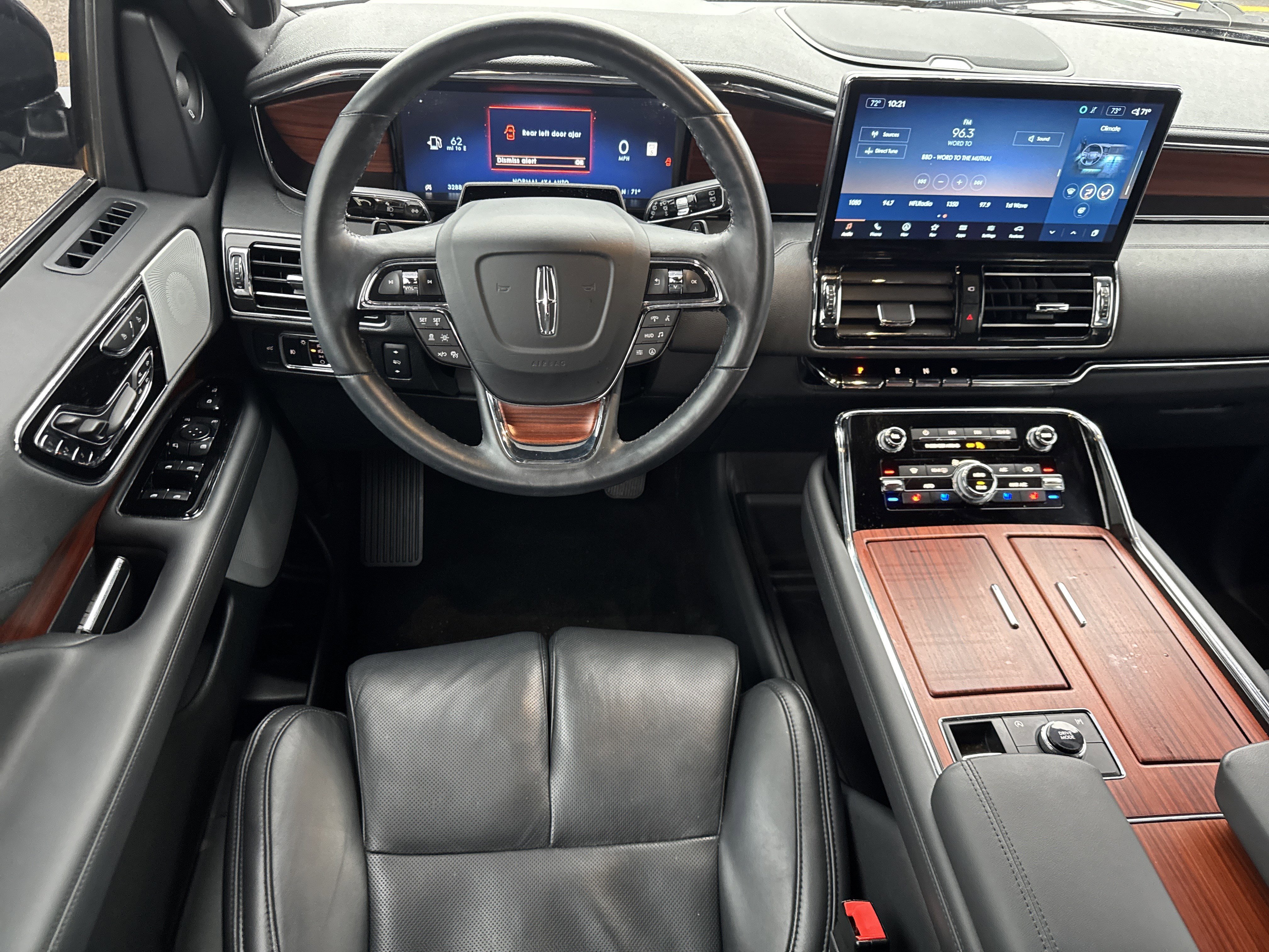 Used 2024 Lincoln Navigator Reserve image 7