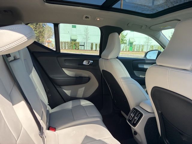 New 2026 Volvo XC40 B5 Plus w/ Protection Package Premier AWD/4WD image 25