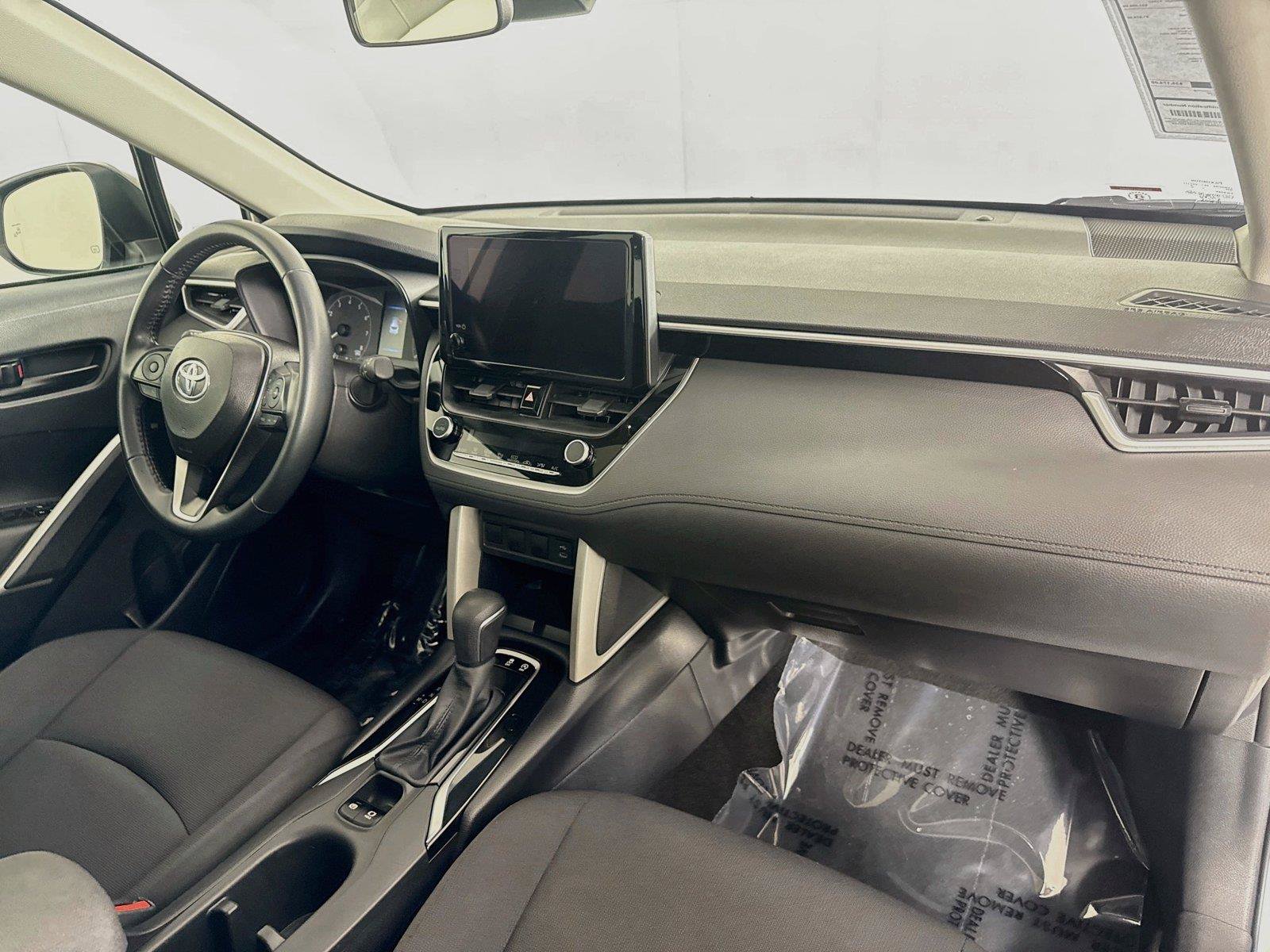 Used 2025 Toyota Corolla Cross LE w/ Moonroof Package AWD/4WD image 43