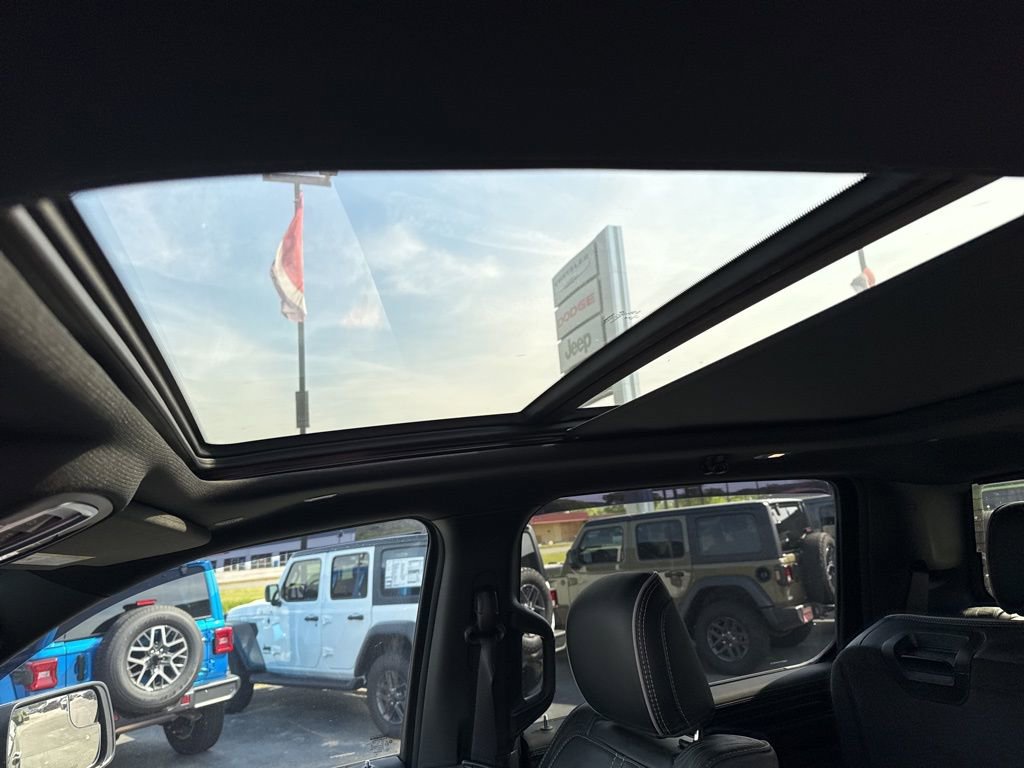 Used 2022 RAM 1500 Limited image 10