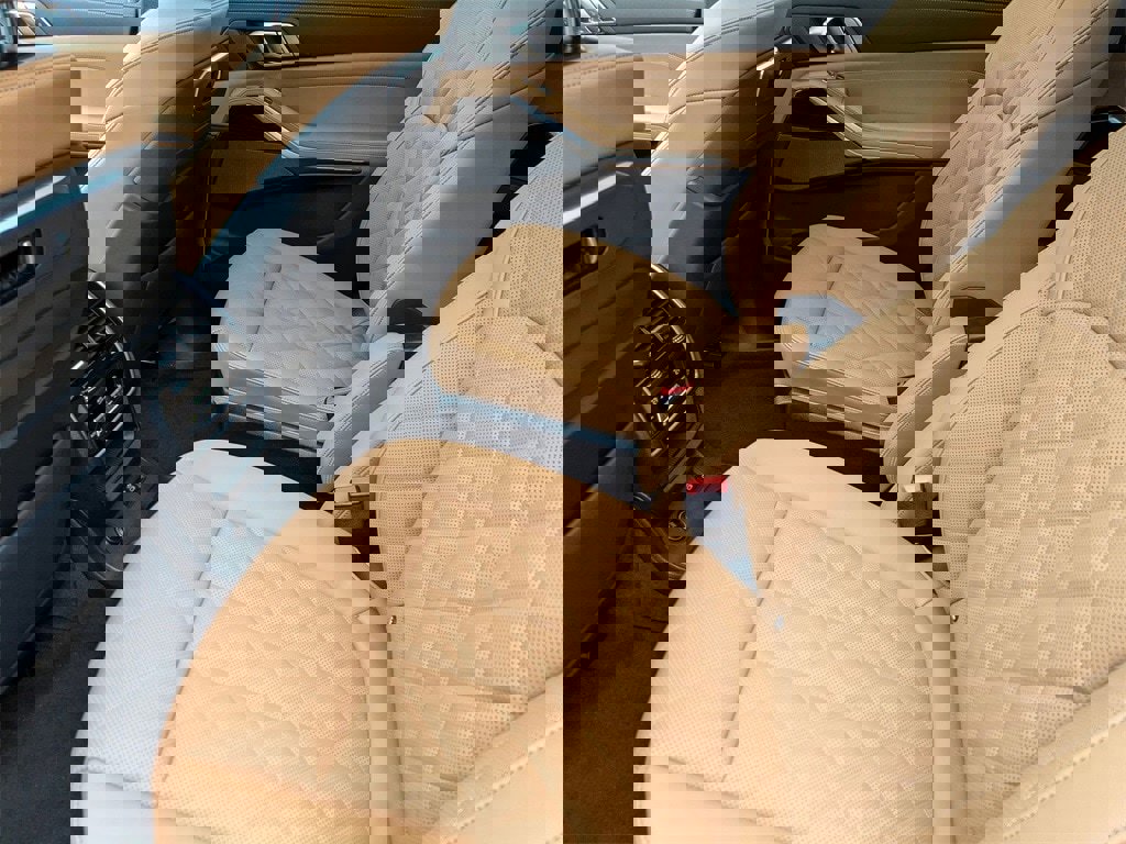 New 2025 BMW X7 xDrive40i w/ Premium Package image 23