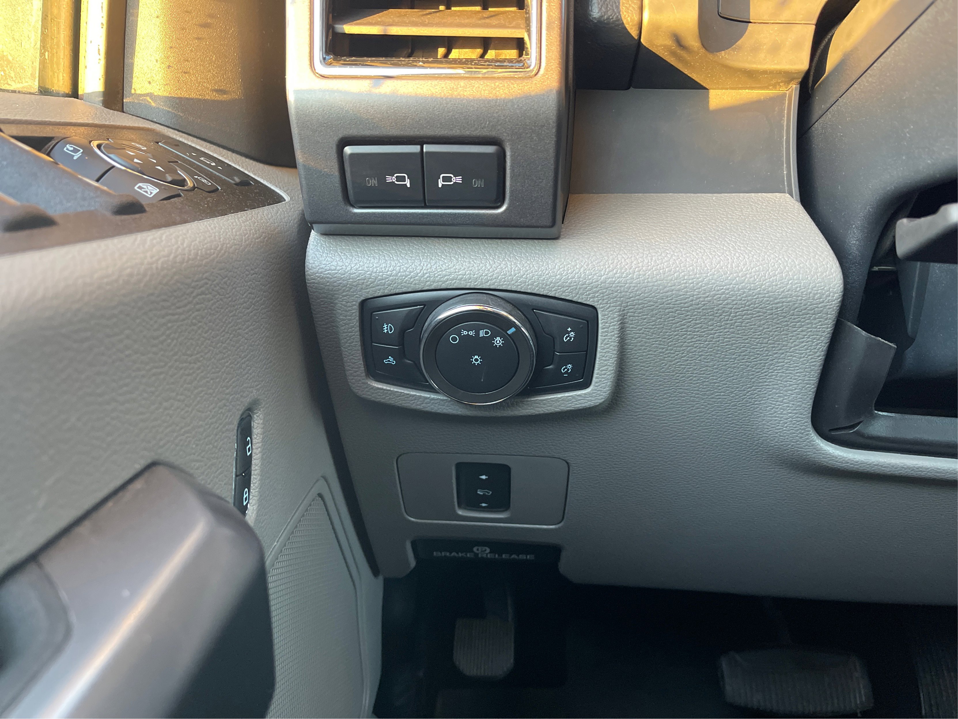 Certified 2022 Ford F350 XLT w/ XLT Premium Package image 13