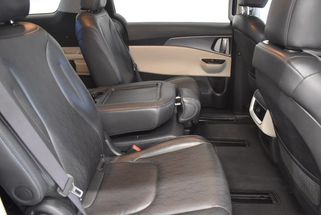 Used 2024 Kia Carnival LX FWD image 13
