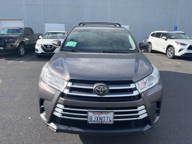 Used 2019 Toyota Highlander LE w/ Carpet Mat Package (TMS) FWD image 2