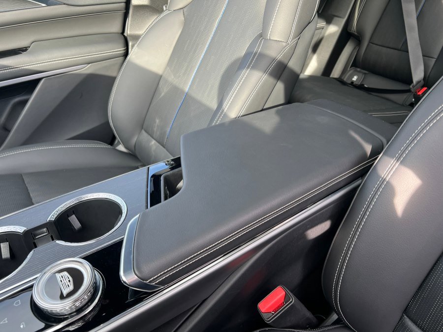 Used 2024 Cadillac Lyriq Luxury w/ LPO, Floor Liner Package image 34