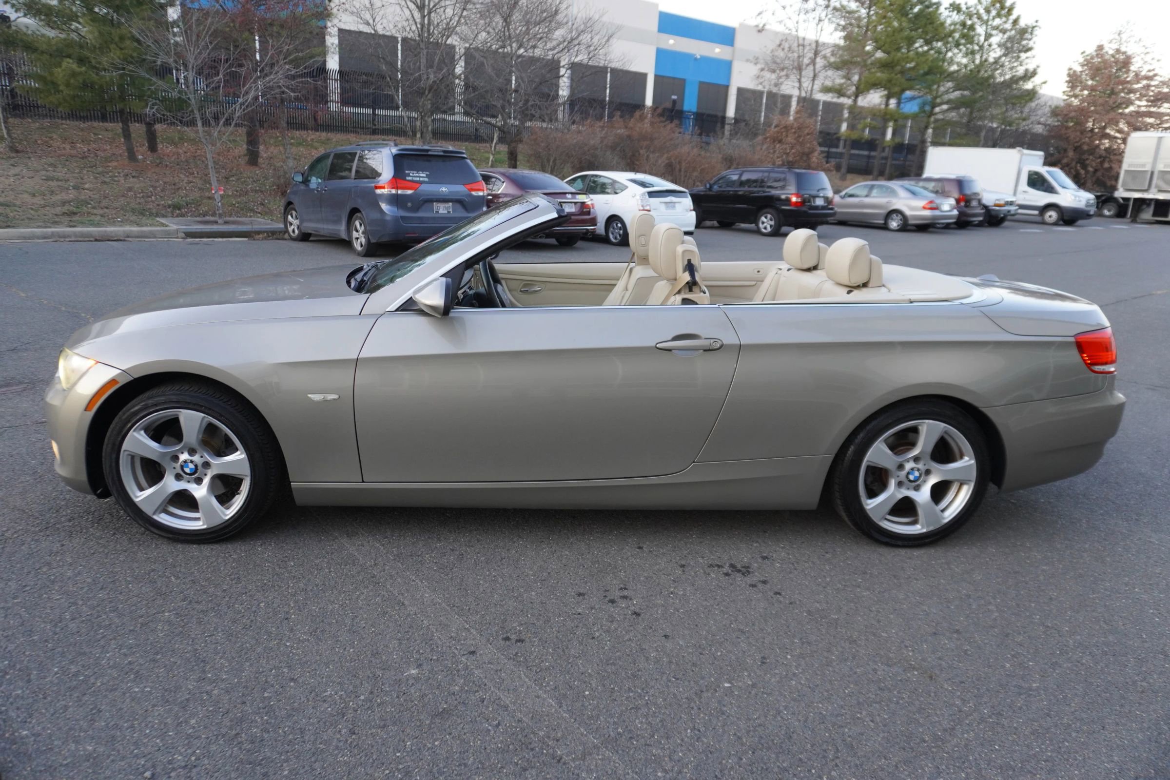 Used 2009 BMW 328i Convertible image 9