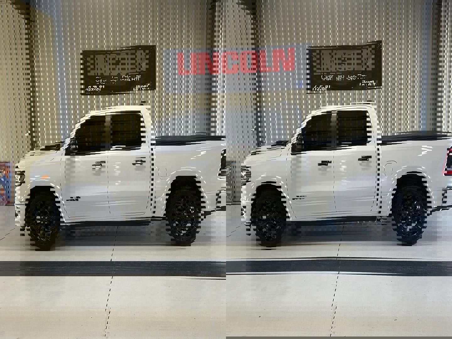 Used 2024 RAM 1500 Limited image 2