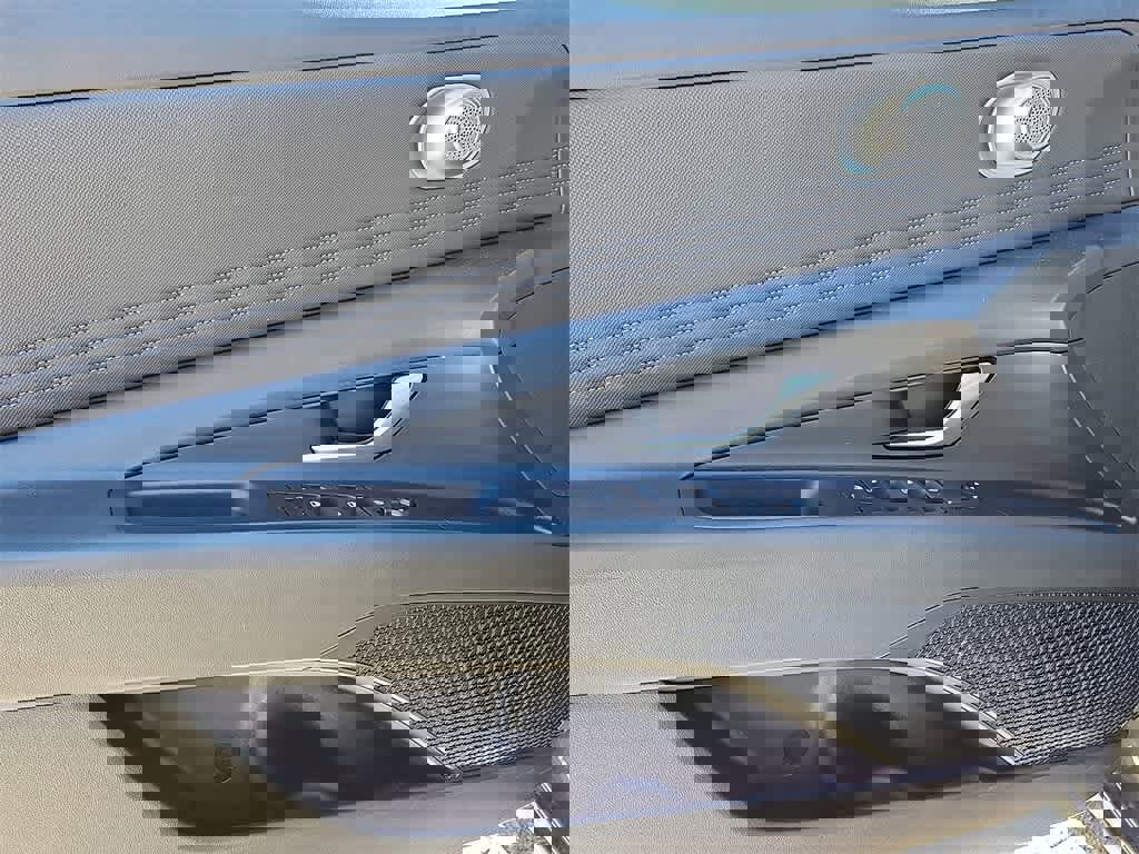 Certified 2024 Hyundai Elantra SEL w/ Convenience Package image 12