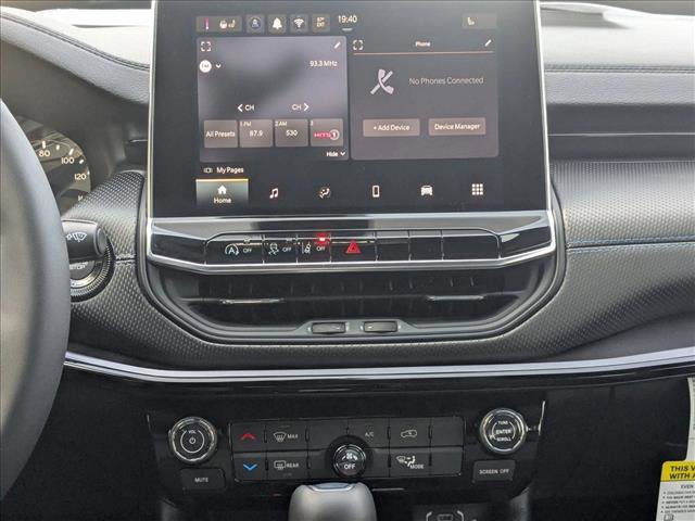 New 2026 Jeep Compass Latitude image 13