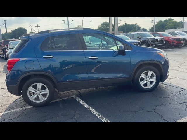 Certified 2020 Chevrolet Trax LT w/ LT Convenience Package FWD image 9