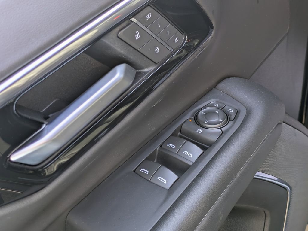 Used 2025 Chevrolet Tahoe LT image 13