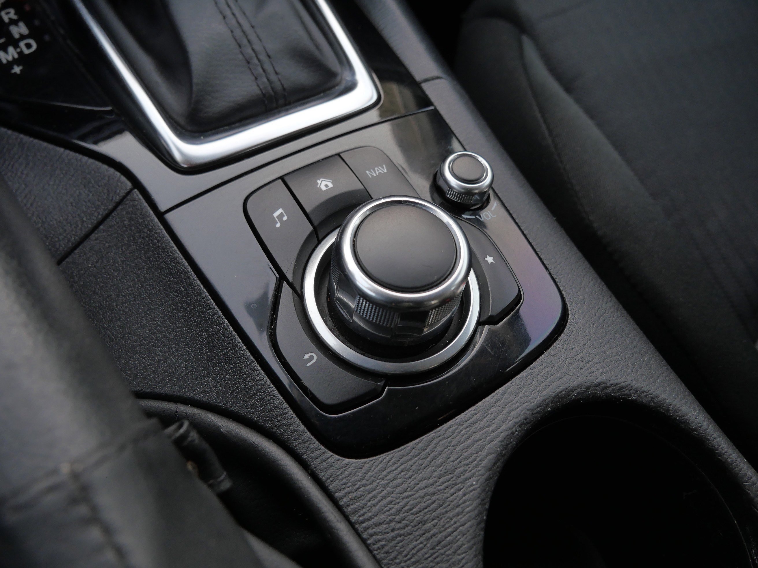 Used 2015 MAZDA MAZDA3 i Sport image 31