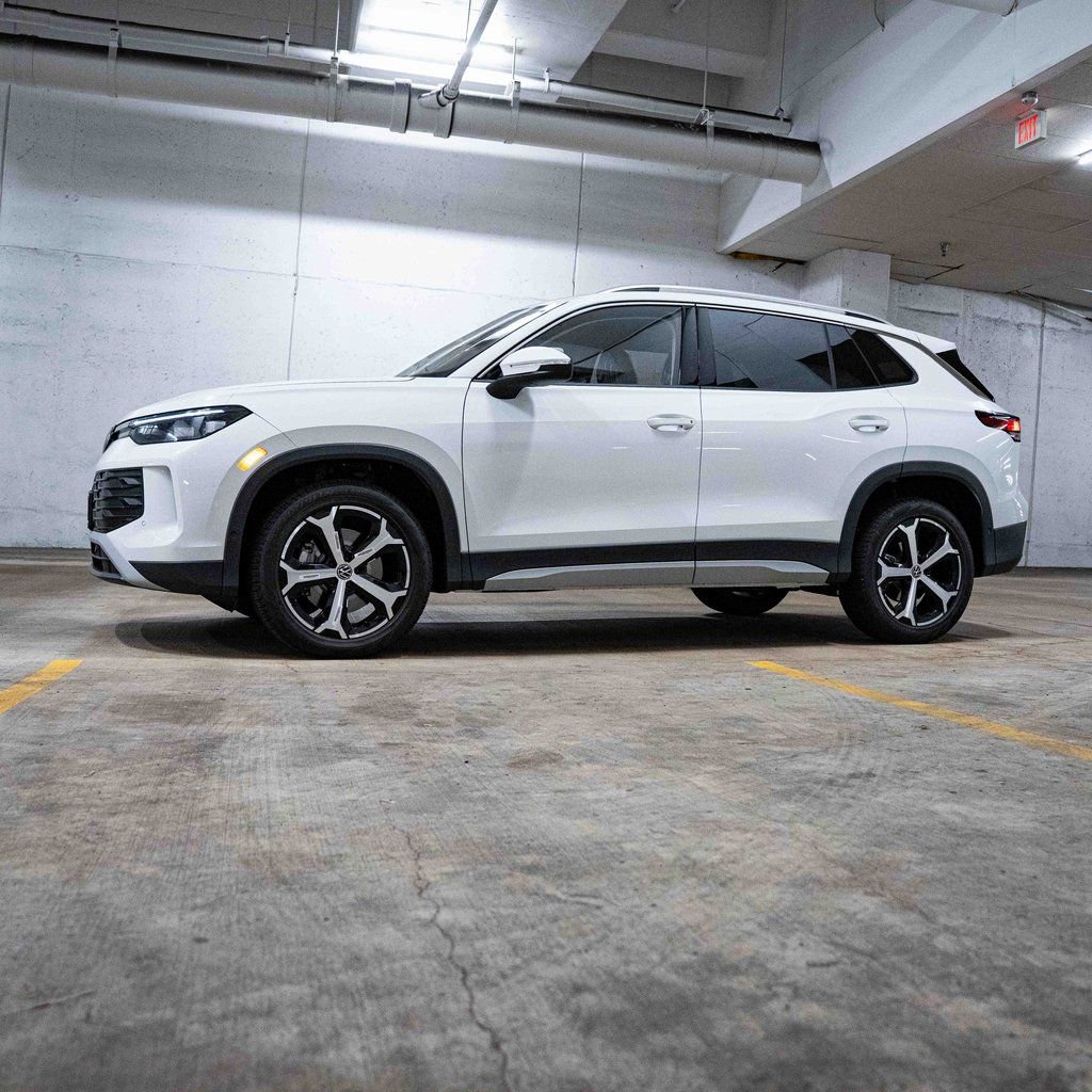 New 2025 Volkswagen Tiguan SE image 3